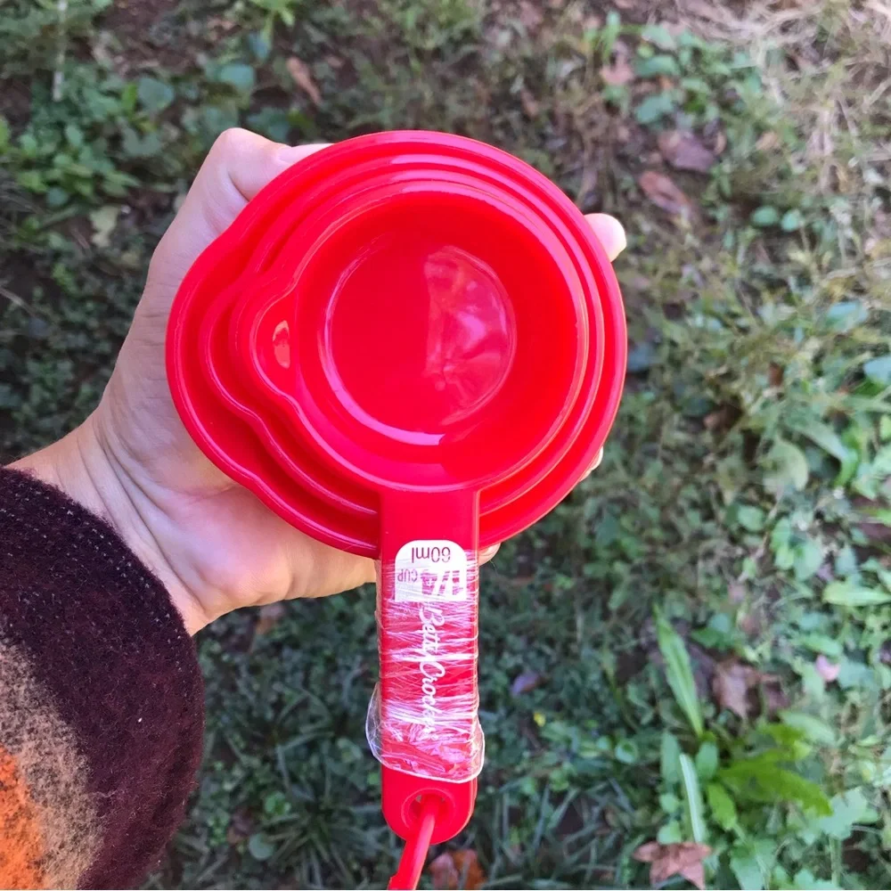 Betty Crocker measuring cups